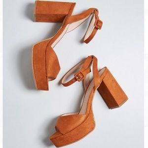 Going Haute Platform Heel Camel Size 6 NWB